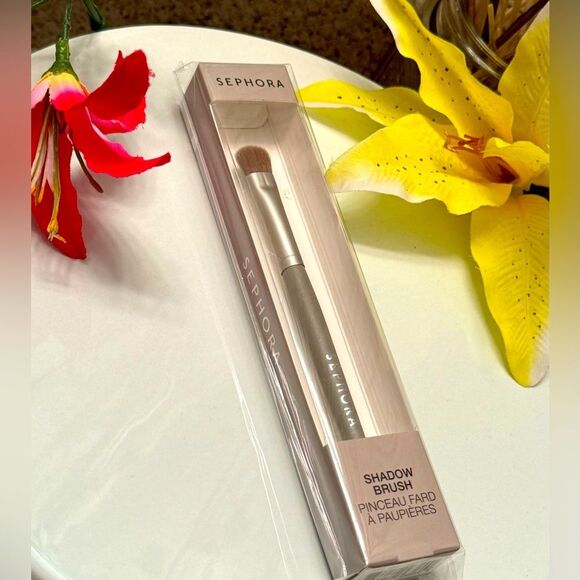 New! Never used! Sephora Eyeshadow Brush! - Picture 2 of 10